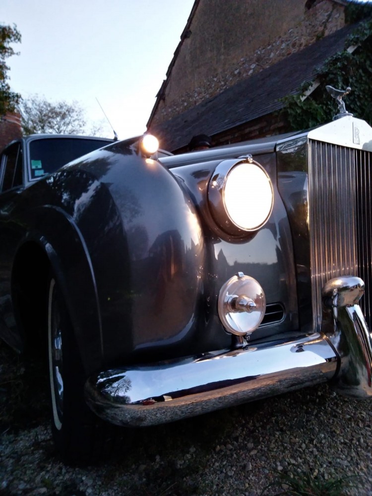 Les aventures de notre ROLLS ROYCE et son chauffeur ....